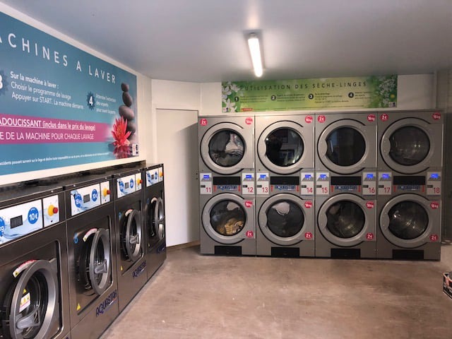 Machines à laver et sèche-linge côte à côte